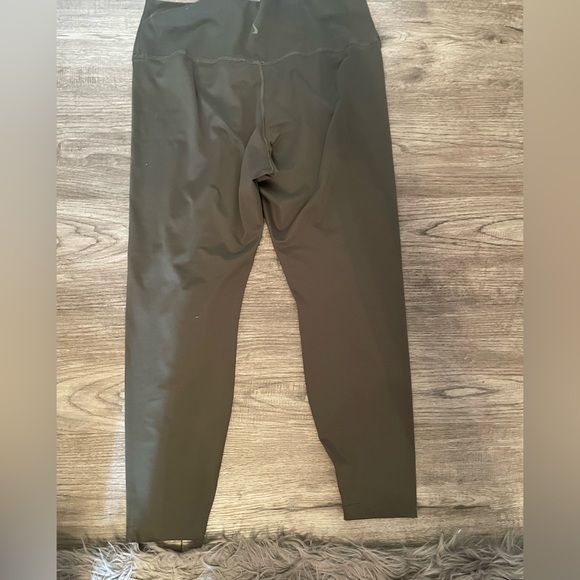 Nike Yoga/Athletic Leggings - Picture 2 of 2